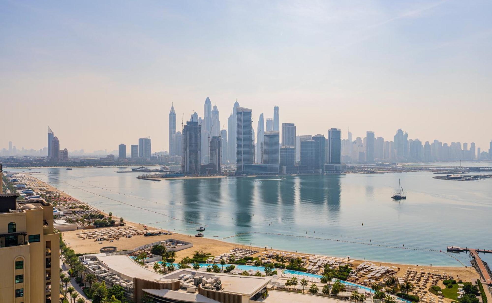 Studio With Pool And Private Beach Access On Palm Jumeirah ドバイ エクステリア 写真