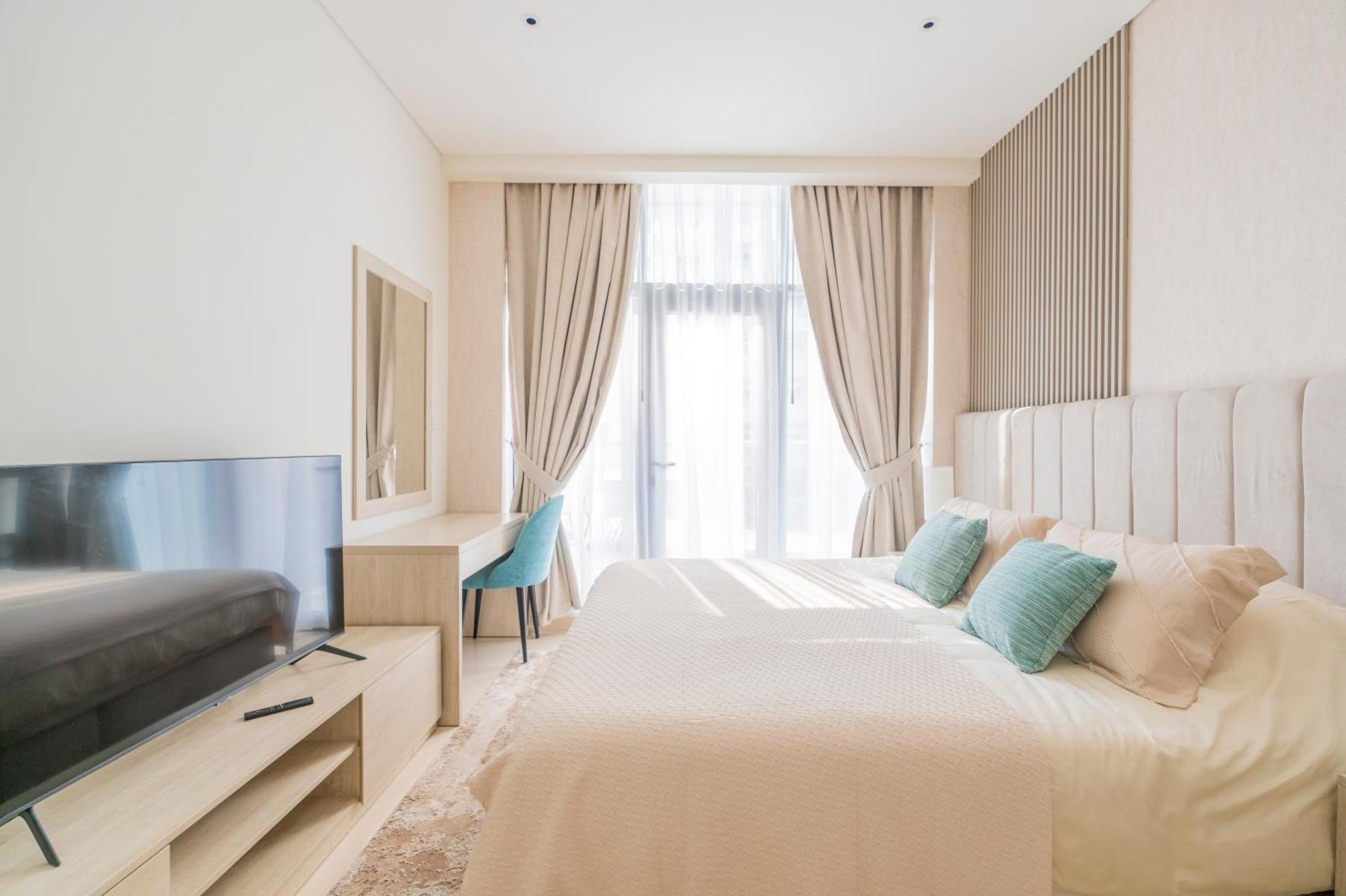Studio With Pool And Private Beach Access On Palm Jumeirah ドバイ エクステリア 写真