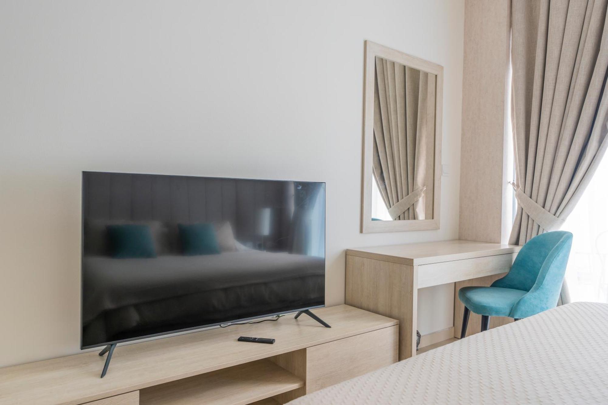 Studio With Pool And Private Beach Access On Palm Jumeirah ドバイ エクステリア 写真